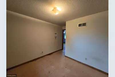 305 W 3rd Street, Winthrop, MN 55396 - Photo 20
