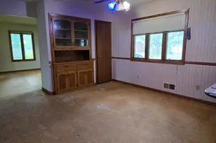 305 W 3rd St, Winthrop, MN 55396 - Photo 12