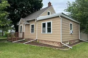 551 Center St, Tracy, MN 56175 - Photo 1