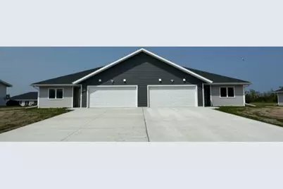 605 McKinley Street SE, Warroad, MN 56763 - Photo 16