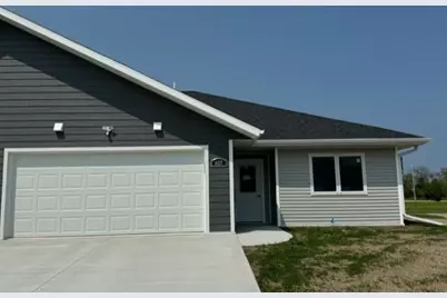 607 McKinley Street SE, Warroad, MN 56763 - Photo 1