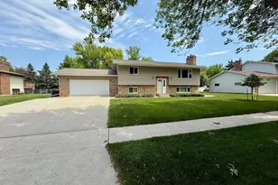 3818 S Rivershore Dr, Moorhead, MN 56560 - Photo 1