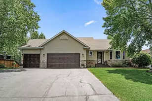 11847 N Meadow Curve, Lindstrom, MN 55045 - Photo 1