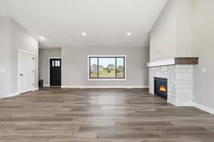 893 183rd Ct, New Richmond, WI 54017 - Photo 2