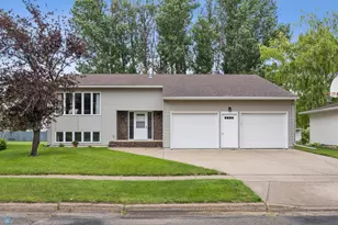 611 4th St NE, Dilworth, MN 56529 - Photo 1