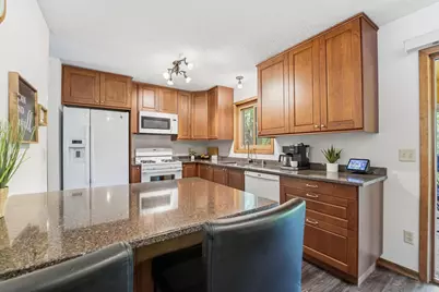 783 Bur Oak Court, Vadnais Heights, MN 55127 - Photo 10