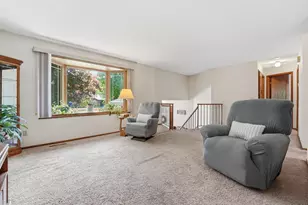 783 Bur Oak Ct, Vadnais Heights, MN 55127 - Photo 4