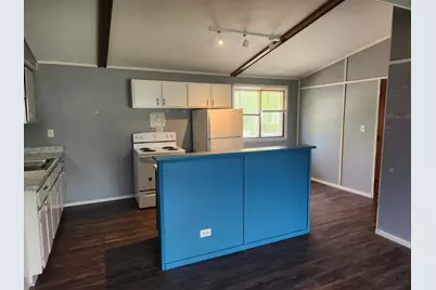 255 6th Avenue NE #2, Hutchinson, MN 55350 - Photo 2