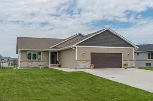 12 Kodiak Ct, North Mankato, MN 56003 - Photo 1