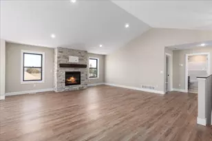 943 146th Ave, New Richmond, WI 54017 - Photo 6