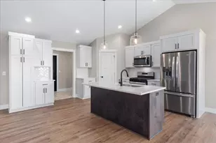 943 146th Ave, New Richmond, WI 54017 - Photo 4