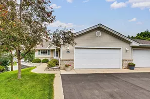 864 Woodland Ct, Mahtomedi, MN 55115 - Photo 1