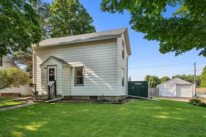 1715 10th Street E, Glencoe, MN 55336 - Photo 1