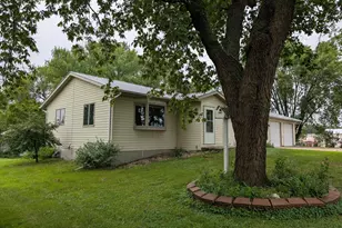 175 E 4th St, Cottonwood, MN 56229 - Photo 32