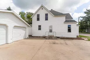 218 E Main St, Cyrus, MN 56323 - Photo 16