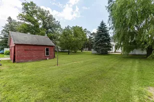 218 E Main St, Cyrus, MN 56323 - Photo 10