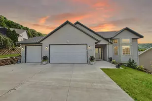 150 Bluffview Dr, Winona, MN 55987 - Photo 1