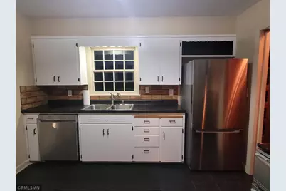 905 Carver Street N, Winthrop, MN 55396 - Photo 16