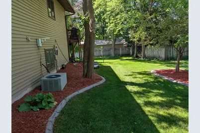 220 E Hamberg Street, Litchfield, MN 55355 - Photo 8