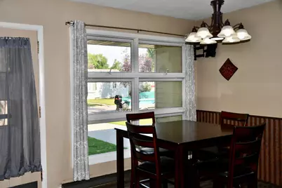 308 Maple Avenue S, Thief River Falls, MN 56701 - Photo 6