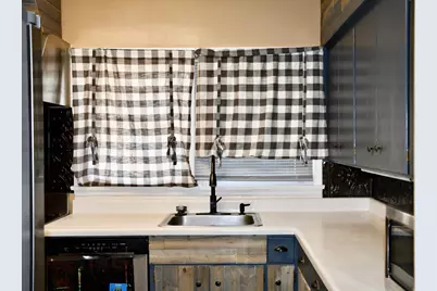 308 Maple Avenue S, Thief River Falls, MN 56701 - Photo 14