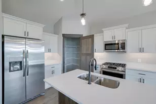 909 Acorn Ct, Hudson, WI 54016 - Photo 16