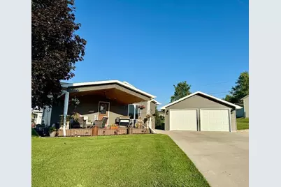 602 E Newburg Avenue, Mabel, MN 55954 - Photo 1