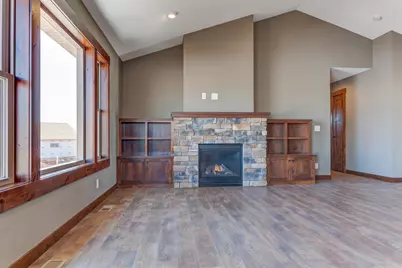 871 N Grant Street, Ellsworth, WI 54011 - Photo 6