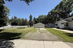 116 N 8th St, Montevideo, MN 56265 - Photo 4