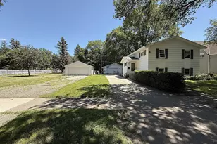 116 N 8th St, Montevideo, MN 56265 - Photo 2