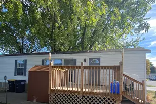 118 Kingsway Dr, North Mankato, MN 56003 - Photo 2