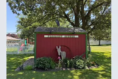 498 7th Street SW, Wells, MN 56097 - Photo 4