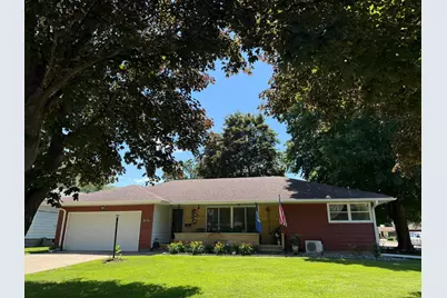 498 7th Street SW, Wells, MN 56097 - Photo 1