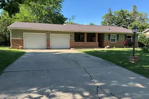 705 3rd St SW, Wells, MN 56097 - Photo 1
