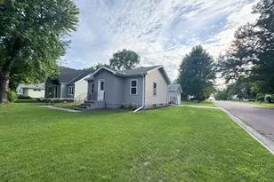 936 Adams Ave, Westbrook, MN 56183 - Photo 2