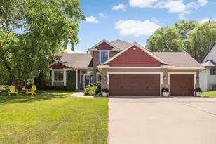 256 Windsor Ln, Mahtomedi, MN 55115 - Photo 1
