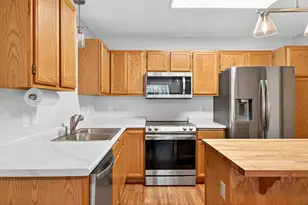 9726 Moonbeam Ln, Woodbury, MN 55125 - Photo 10