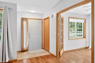 9726 Moonbeam Ln, Woodbury, MN 55125 - Photo 2