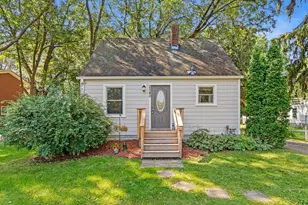 2540 Stillwater Rd E, Maplewood, MN 55119 - Photo 1