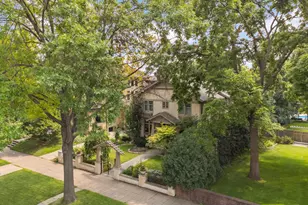 582 Summit Ave, Saint Paul, MN 55102 - Photo 2