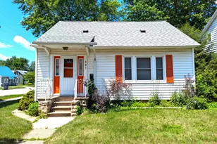 521 Chestnut St, Winona, MN 55987 - Photo 1