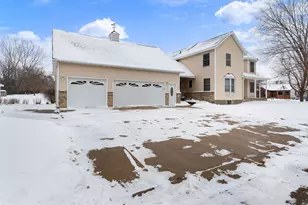 1299 Bellflower Ln NE, Owatonna, MN 55060 - Photo 2