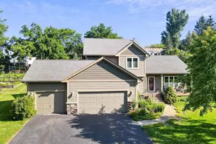 1119 Ridge Bluff Dr, Chaska, MN 55318 - Photo 1