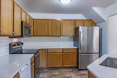 7639 Nicholas Way, Chanhassen, MN 55317 - Photo 6