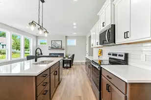 2924 Lavender Pkwy, Faribault, MN 55021 - Photo 14