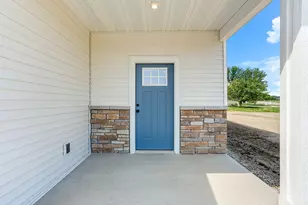 2924 Lavender Pkwy, Faribault, MN 55021 - Photo 4