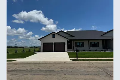 2334 9th Street W, Albert Lea, MN 56007 - Photo 2