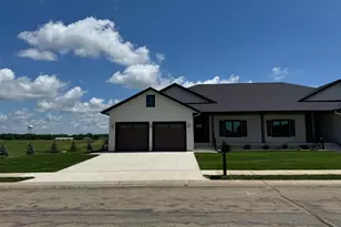 2334 9th Street W, Albert Lea, MN 56007 - Photo 2