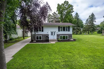 516 E Gustavus Avenue, Fergus Falls, MN 56537 - Photo 1