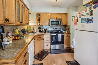 9205 29th Avenue N, New Hope, MN 55427 - Photo 4